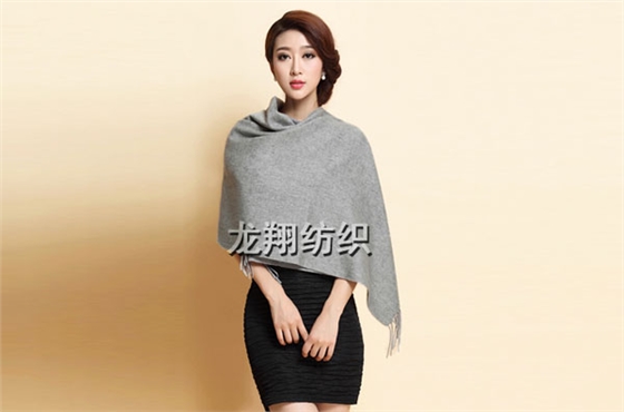 羊絨披肩模特