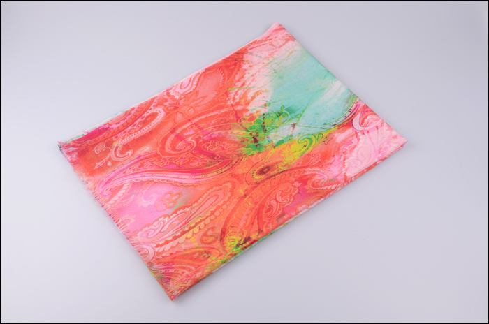 羊毛披肩 羊毛噴繪圍巾 女士圍巾 圍巾批發(fā)