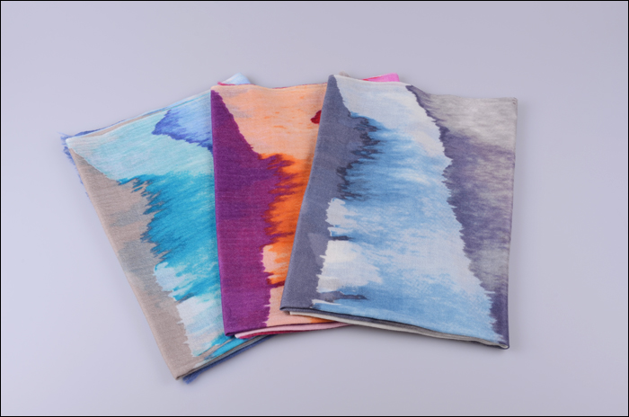 印花圍巾 羊絨圍巾 女士圍巾 圍巾批發(fā)