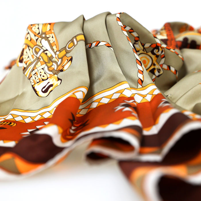 金裝車架絲巾細(xì)節(jié)圖