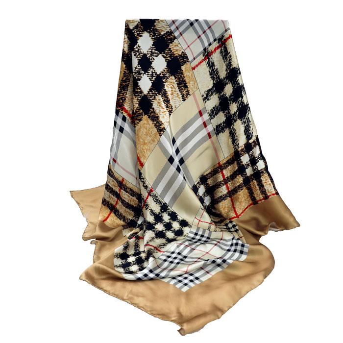 寶格麗紋絲巾整體圖