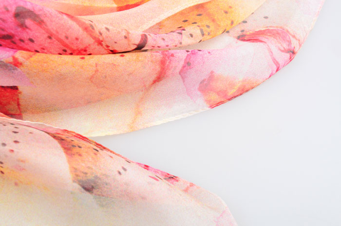 花團(tuán)錦簇絲巾細(xì)節(jié)圖