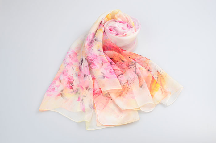 花團(tuán)錦簇絲巾細(xì)節(jié)圖