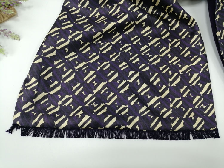 儒雅氣質(zhì)男士圍巾