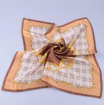 素縐緞?wù)娼z圍巾